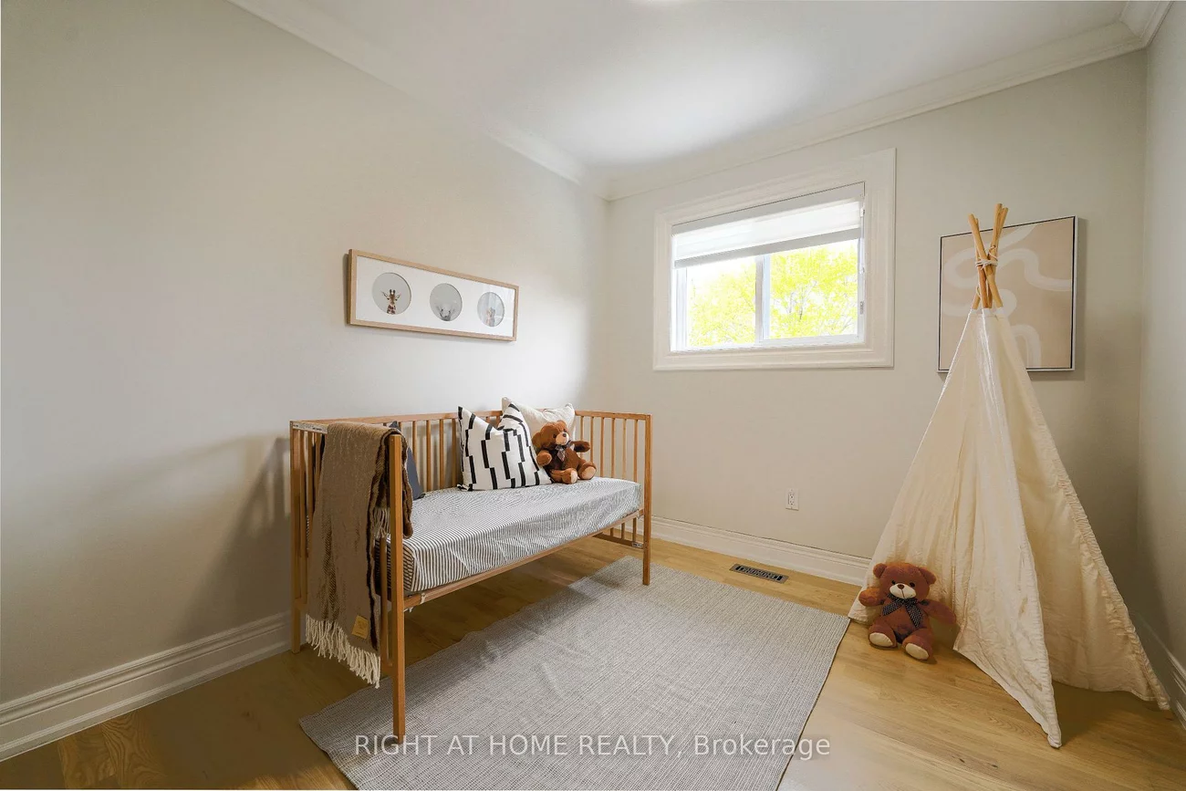 3305, Burdock, Mississauga Valleys, Mississauga