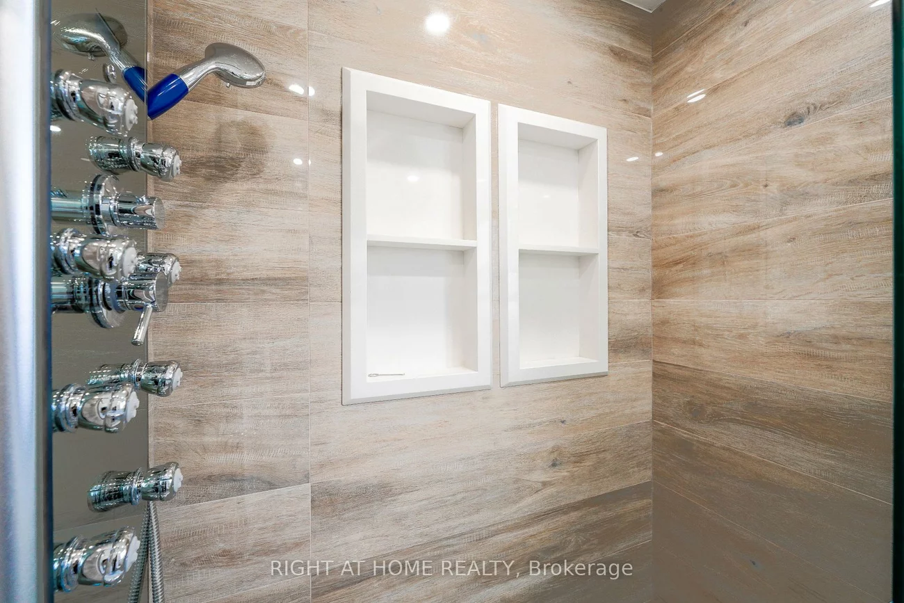 3305, Burdock, Mississauga Valleys, Mississauga