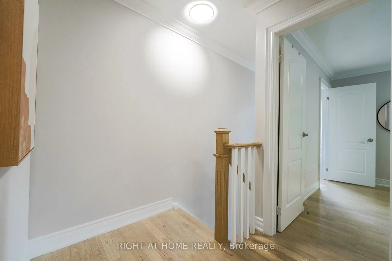 3305, Burdock, Mississauga Valleys, Mississauga