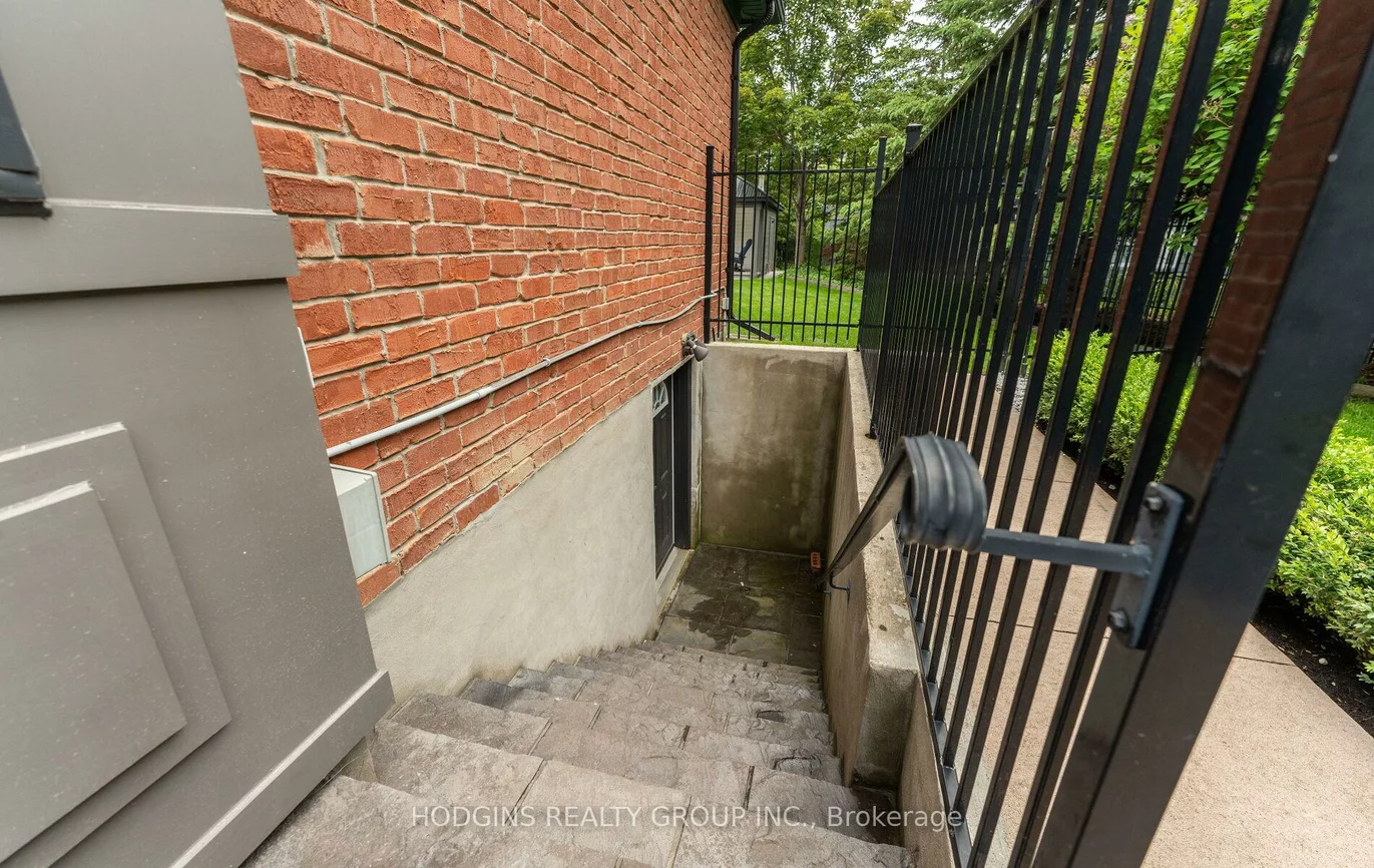 785, Canyon, Lorne Park, Mississauga