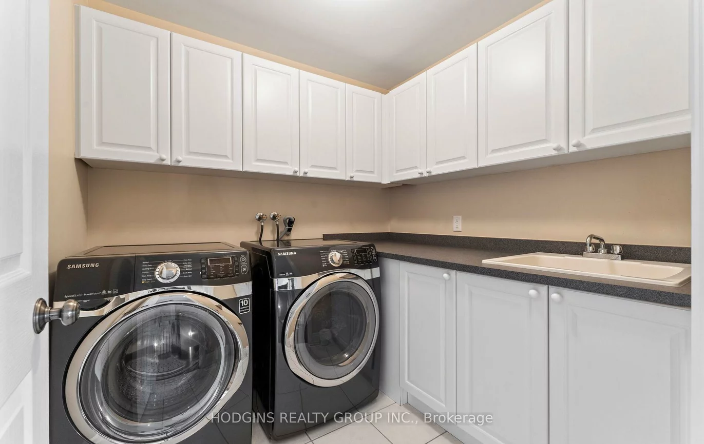 785, Canyon, Lorne Park, Mississauga