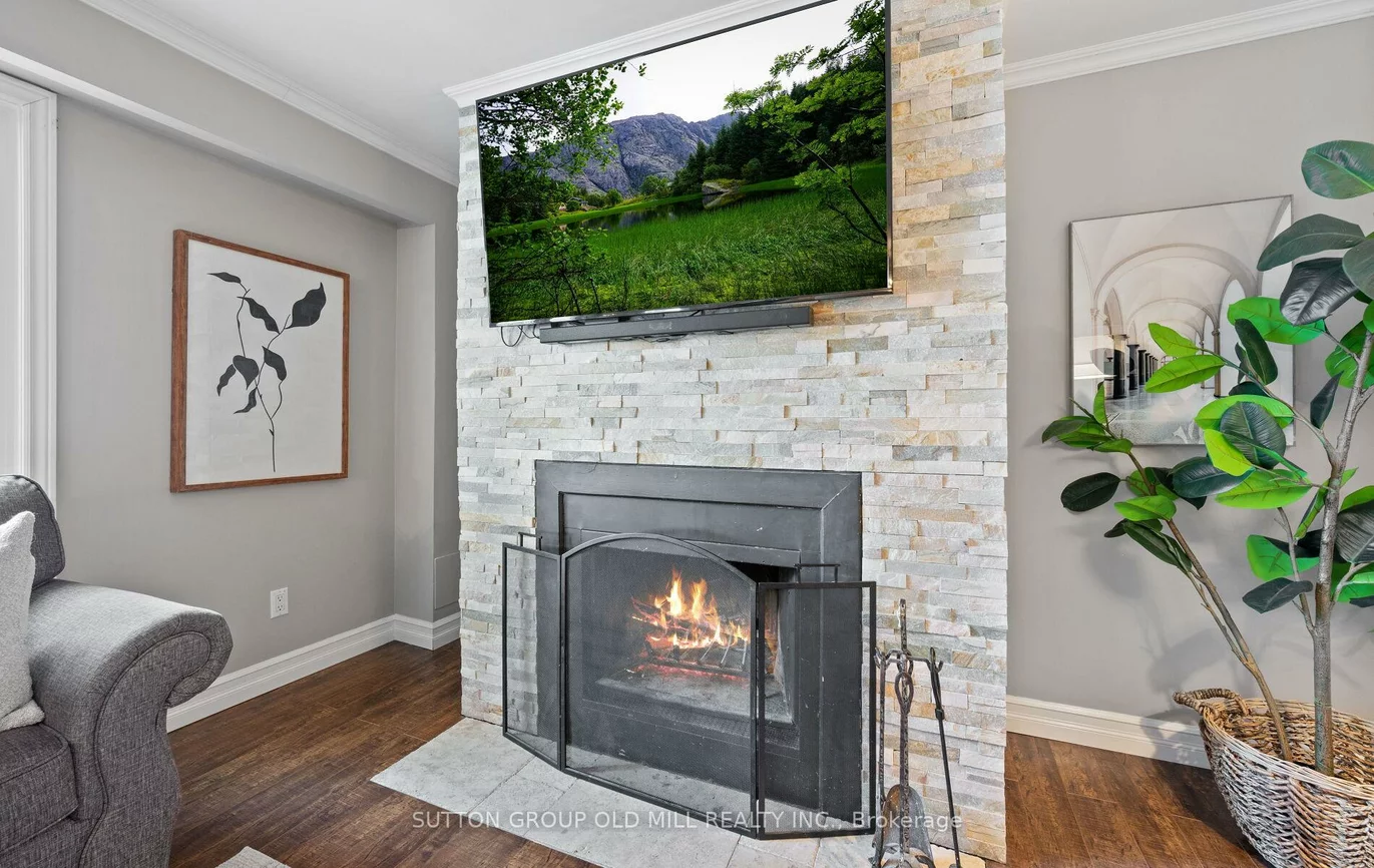 1433, Andros, Clarkson, Mississauga