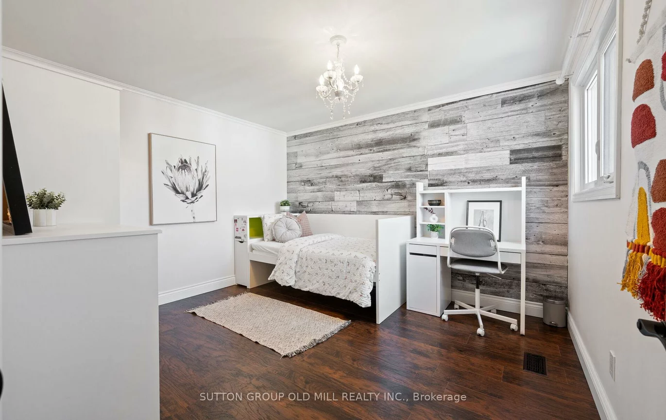 1433, Andros, Clarkson, Mississauga