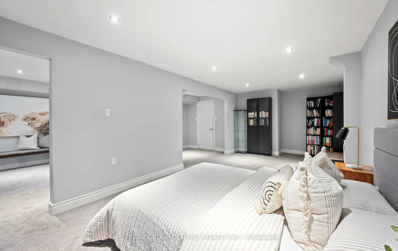 1433, Andros, Clarkson, Mississauga