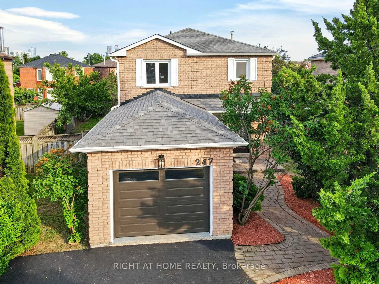 247, Glenn Hawthorne, Hurontario, Mississauga