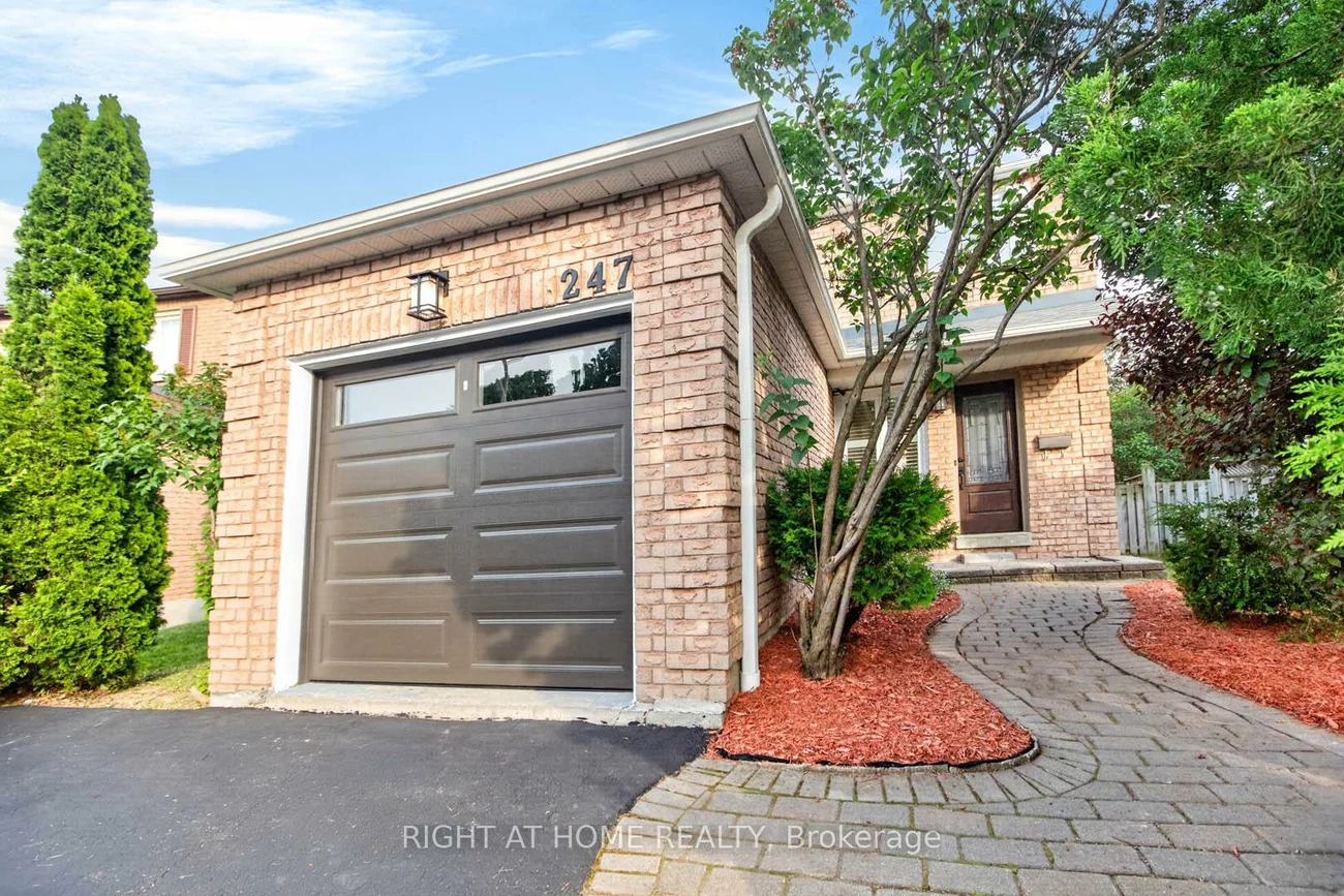 247, Glenn Hawthorne, Hurontario, Mississauga