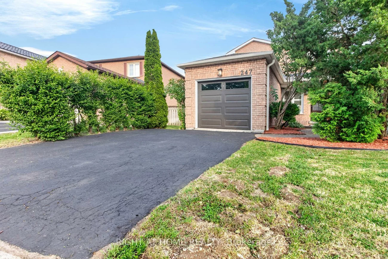 247, Glenn Hawthorne, Hurontario, Mississauga