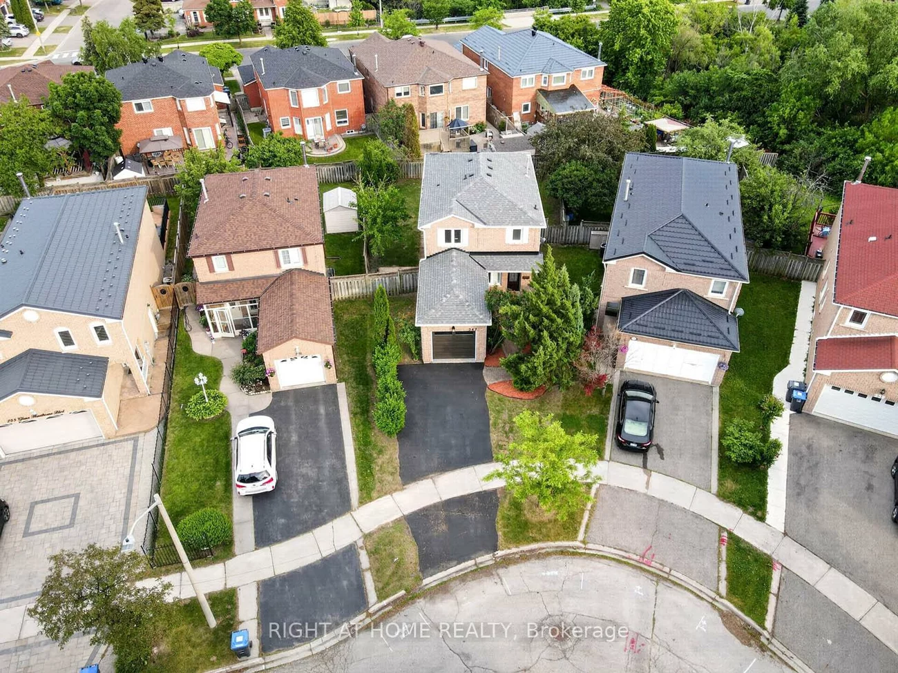 247, Glenn Hawthorne, Hurontario, Mississauga