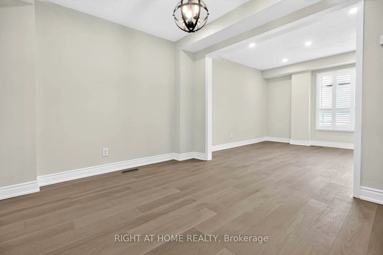 247, Glenn Hawthorne, Hurontario, Mississauga