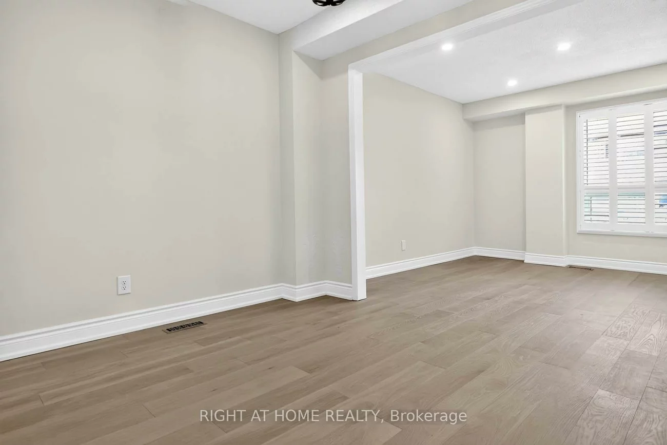 247, Glenn Hawthorne, Hurontario, Mississauga