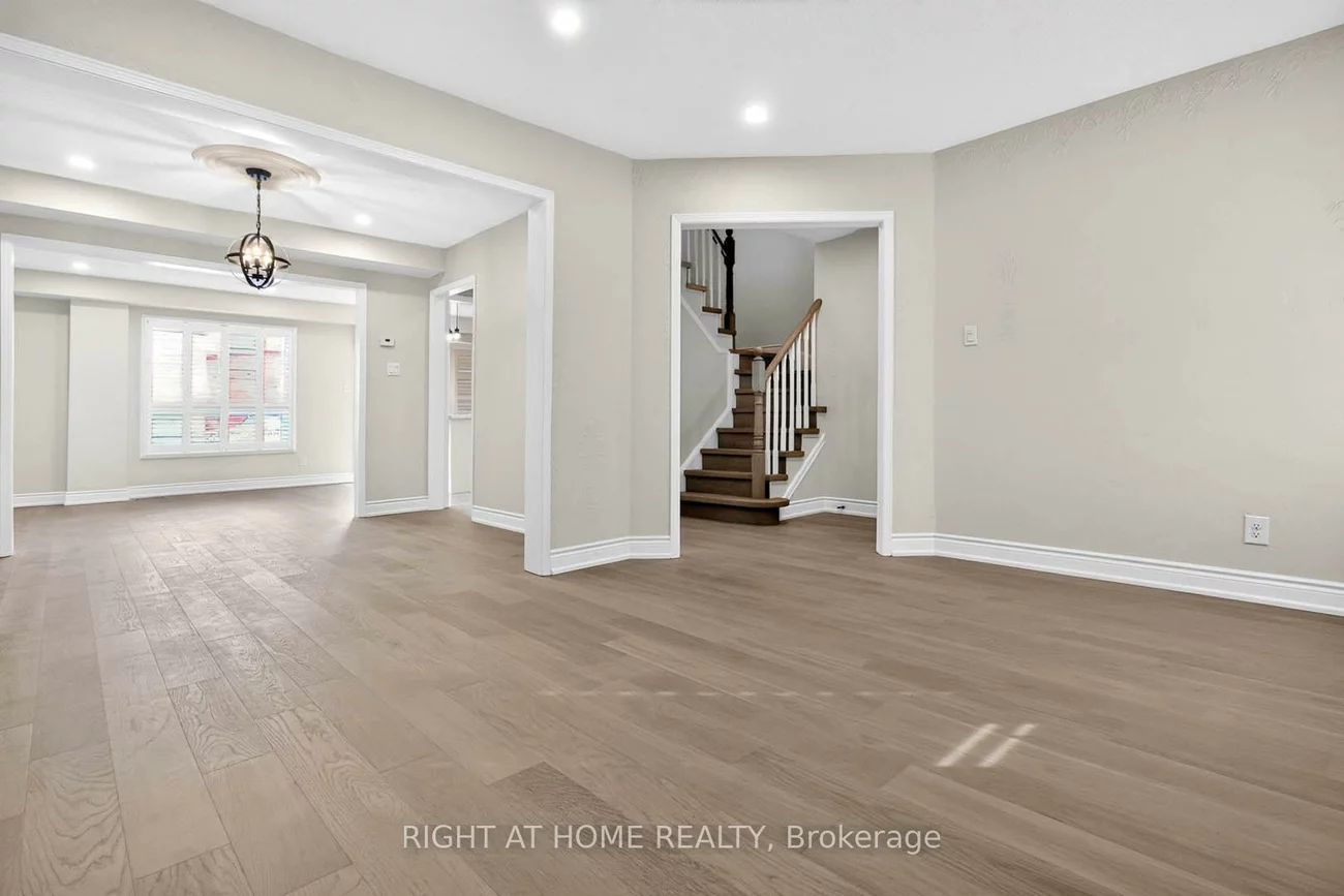 247, Glenn Hawthorne, Hurontario, Mississauga