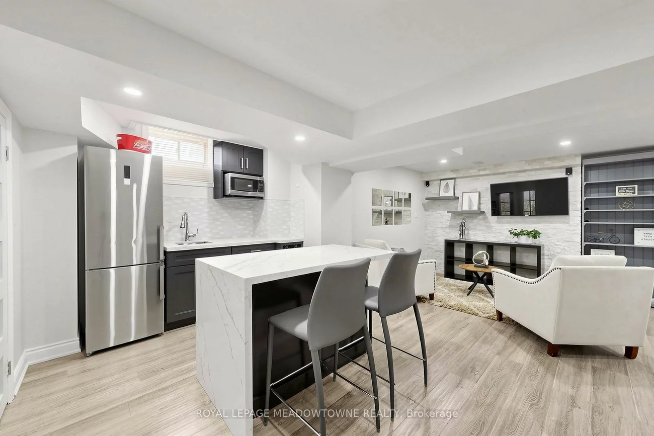 3892, Arvona, Churchill Meadows, Mississauga