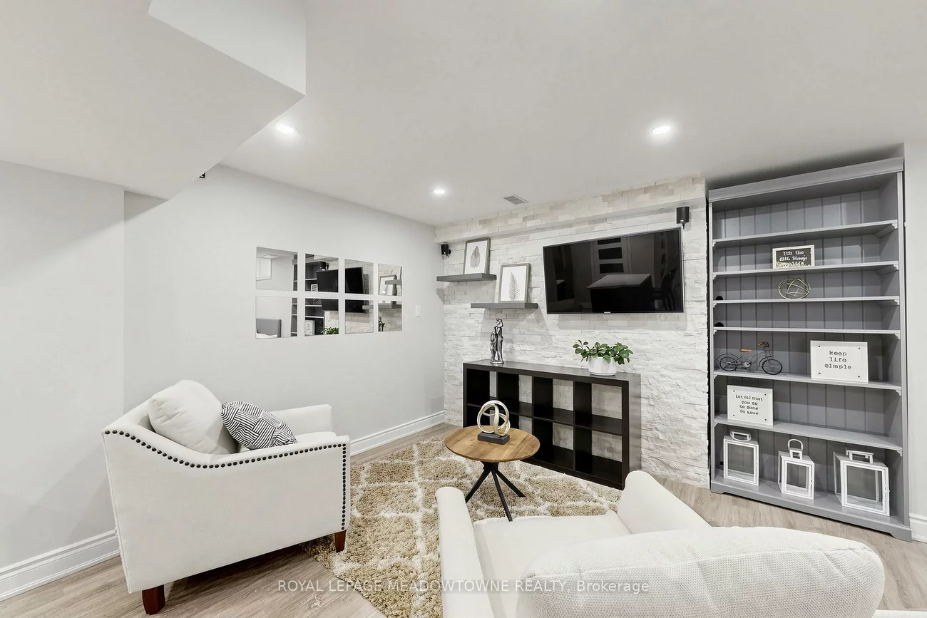 3892, Arvona, Churchill Meadows, Mississauga