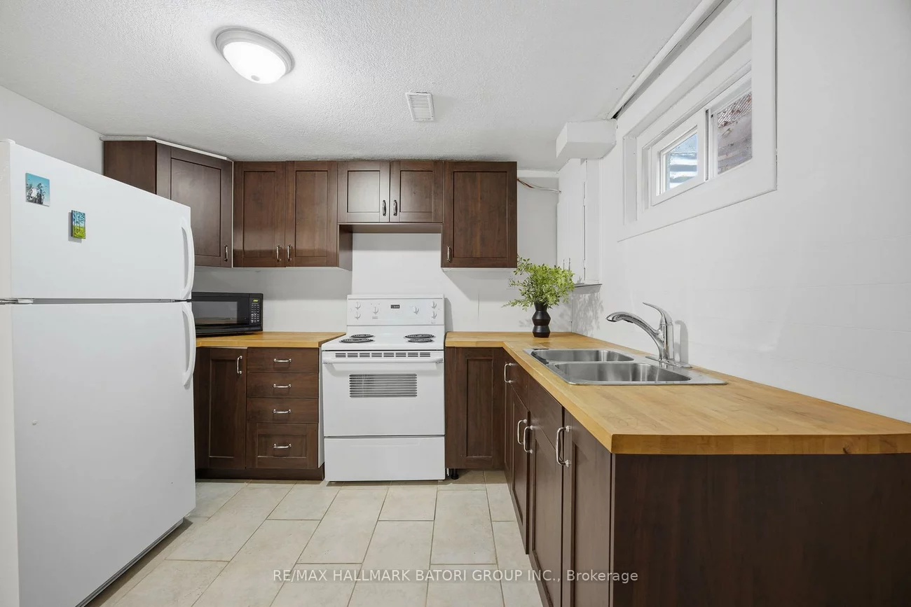 1500, Swanage, Clarkson, Mississauga