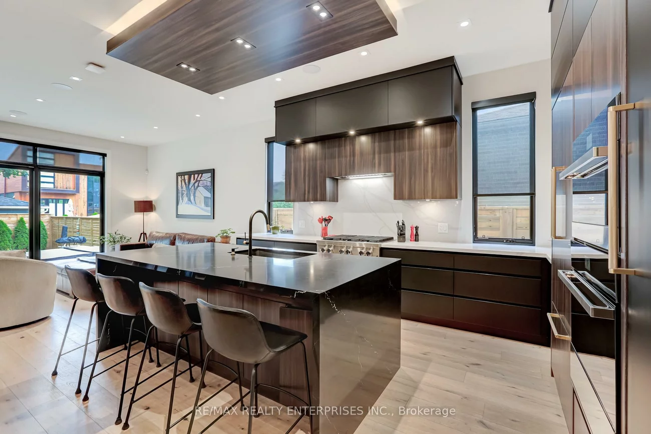 37, Oakwood, Port Credit, Mississauga