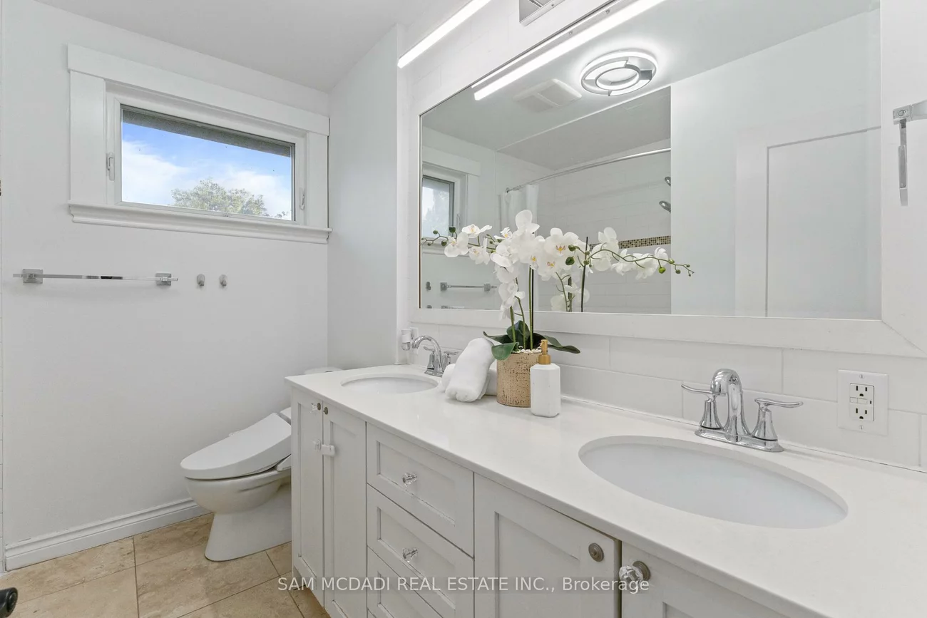 63, Maplewood, Mineola, Mississauga