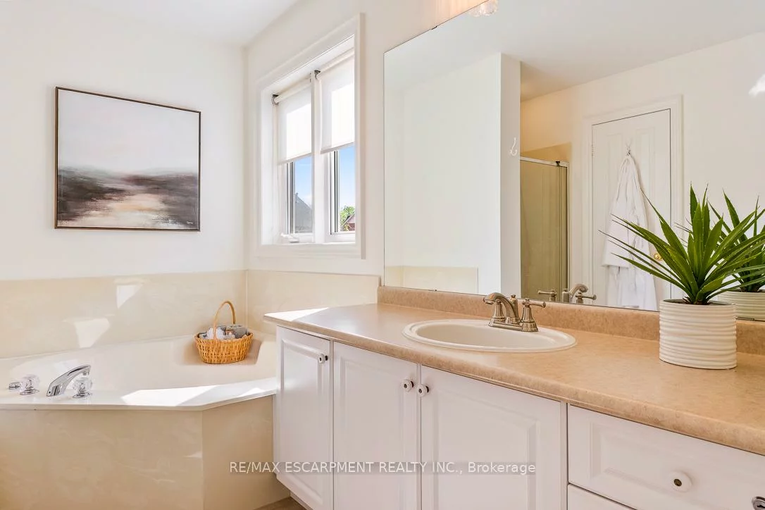 7049, Gaslamp, Meadowvale Village, Mississauga