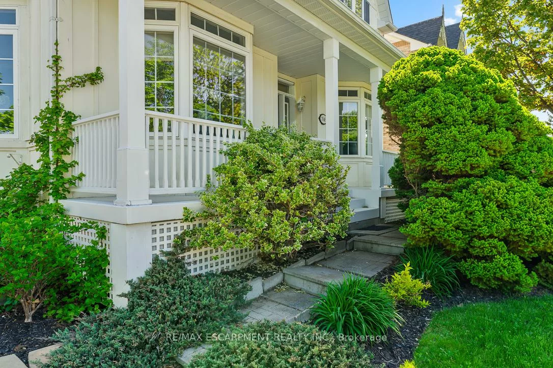 7049, Gaslamp, Meadowvale Village, Mississauga