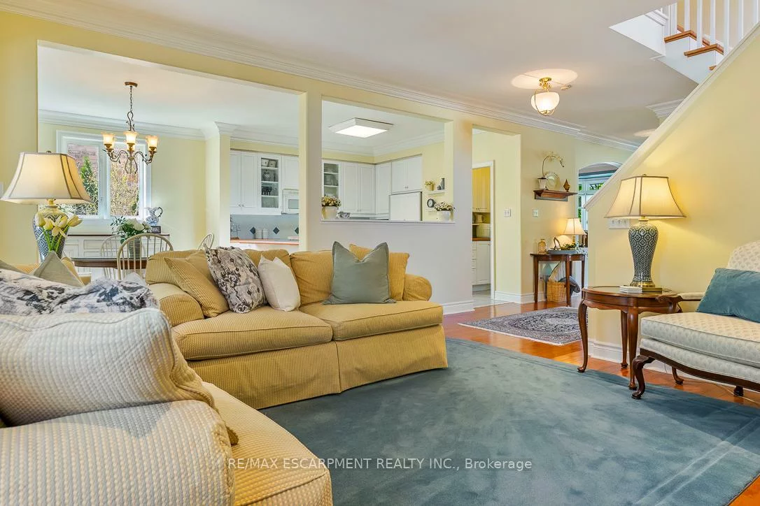 7049, Gaslamp, Meadowvale Village, Mississauga