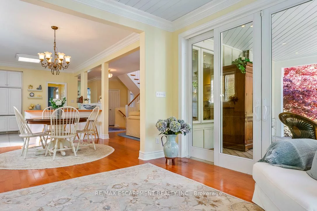 7049, Gaslamp, Meadowvale Village, Mississauga
