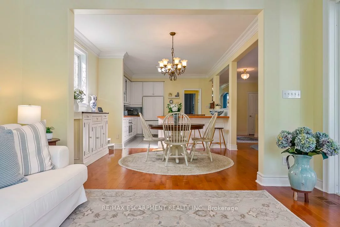 7049, Gaslamp, Meadowvale Village, Mississauga