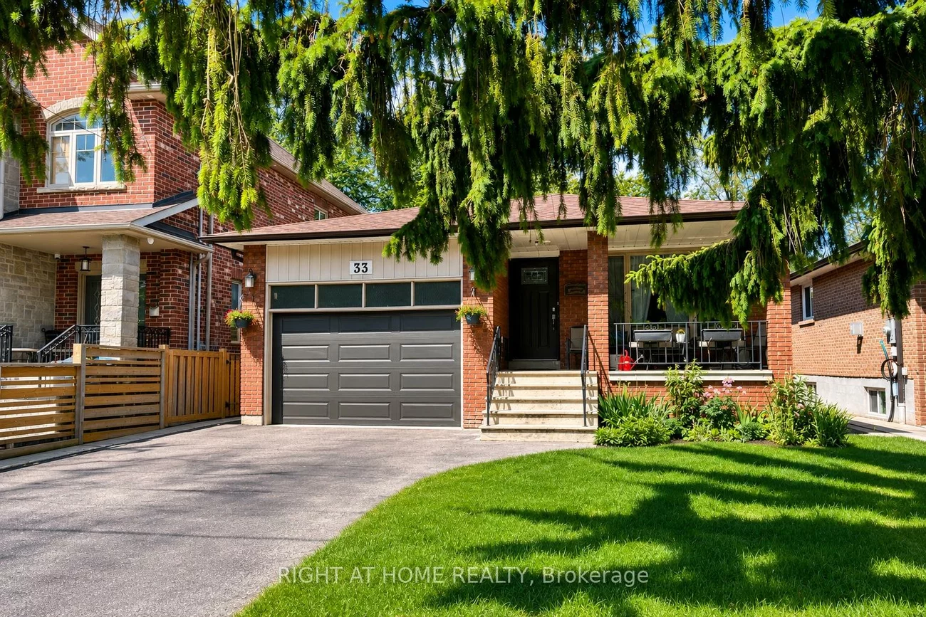 33, Benson, Port Credit, Mississauga