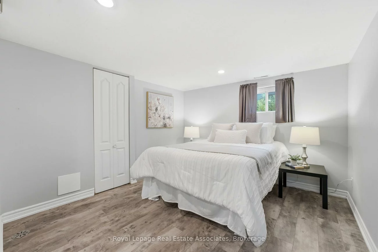 64, Eaglewood, Mineola, Mississauga