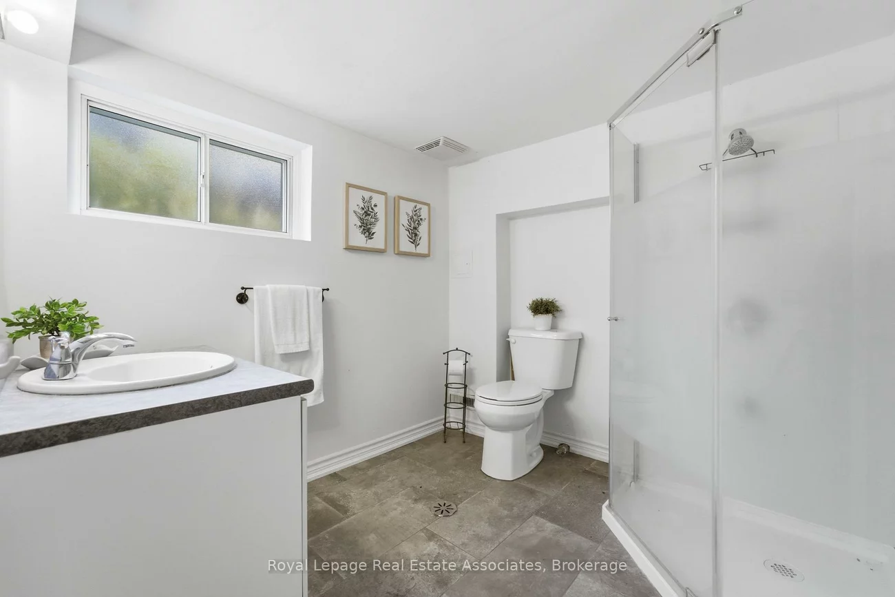 64, Eaglewood, Mineola, Mississauga