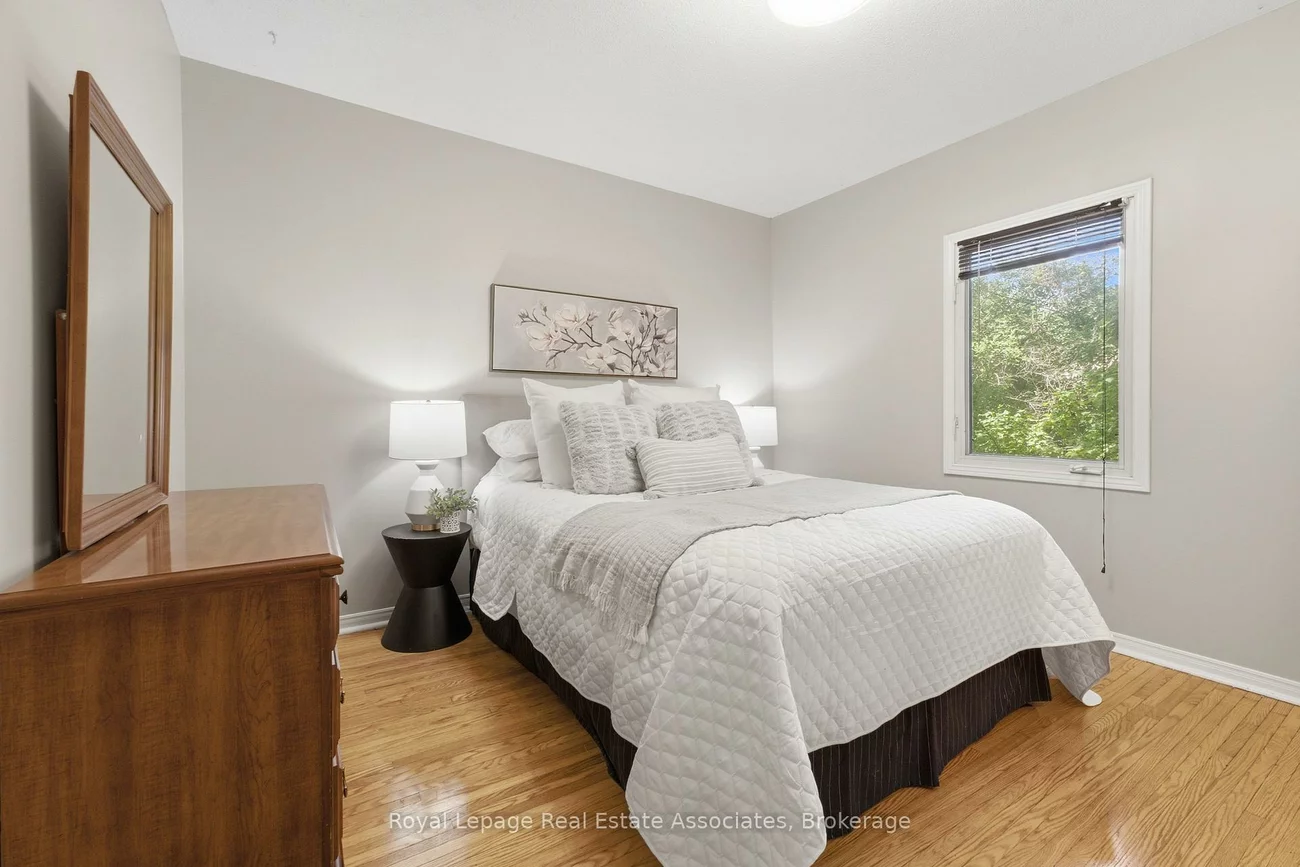 64, Eaglewood, Mineola, Mississauga