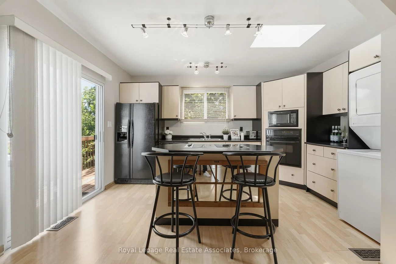 64, Eaglewood, Mineola, Mississauga