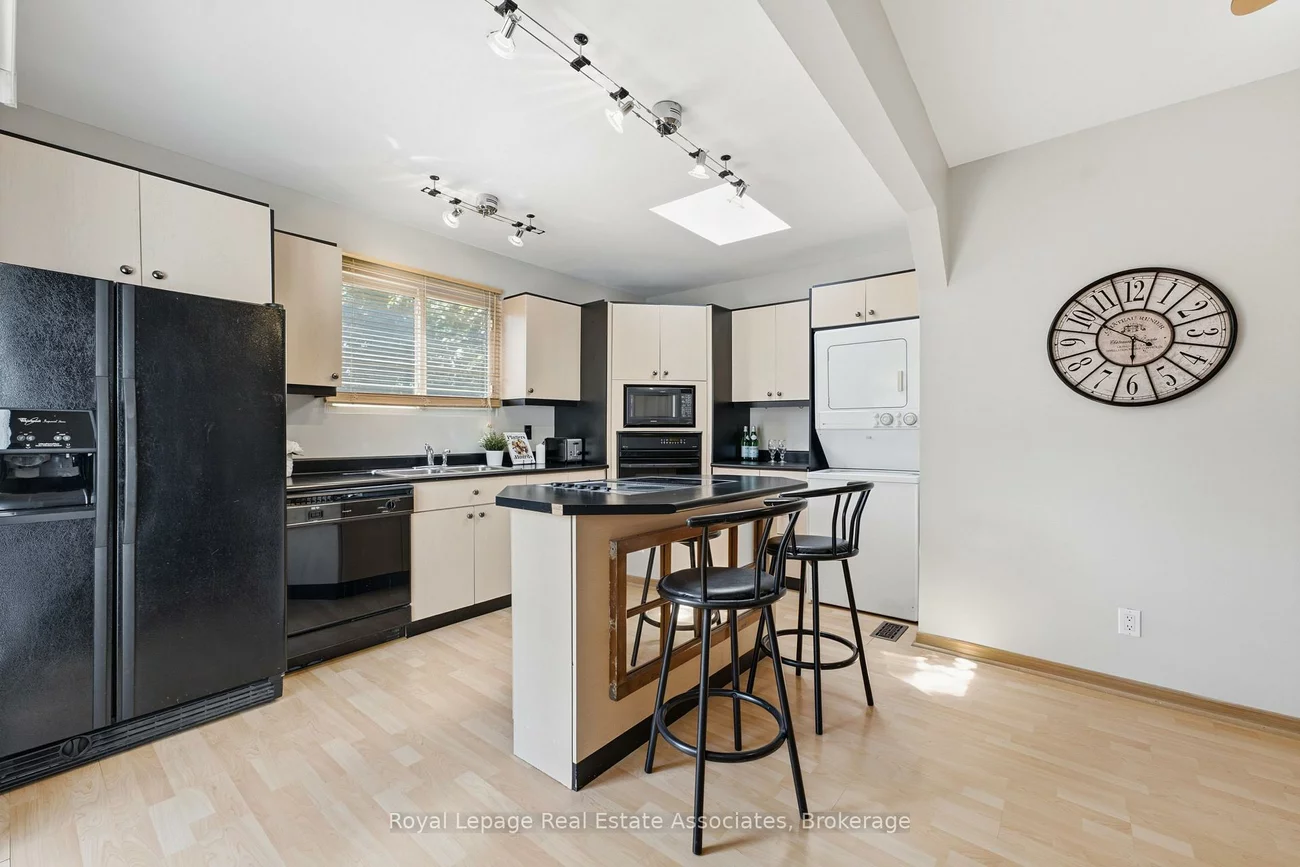 64, Eaglewood, Mineola, Mississauga