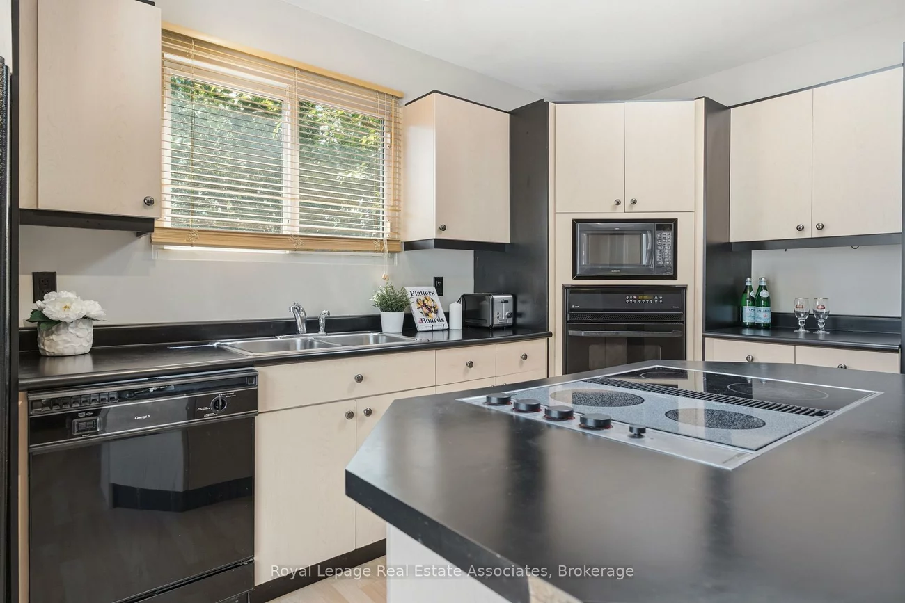 64, Eaglewood, Mineola, Mississauga