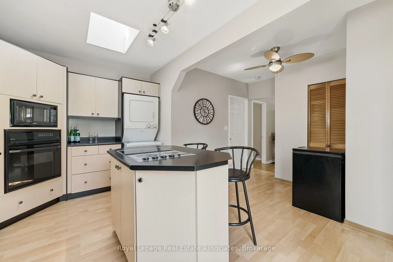 64, Eaglewood, Mineola, Mississauga
