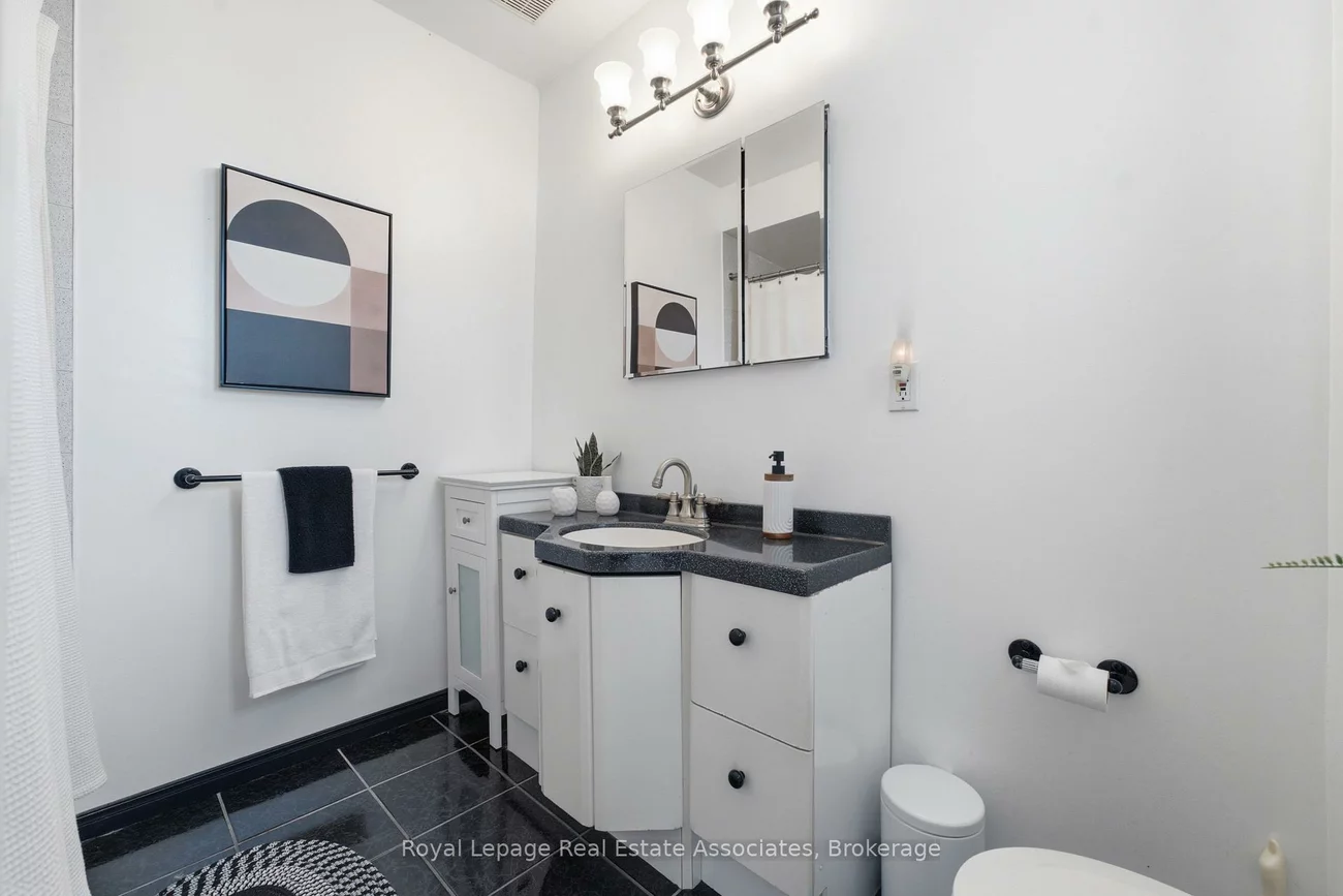 64, Eaglewood, Mineola, Mississauga