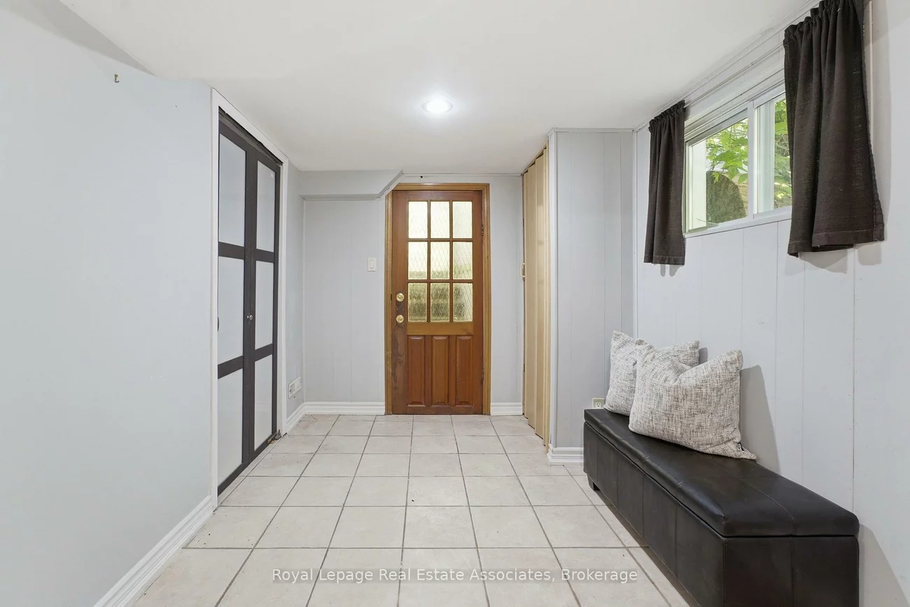 64, Eaglewood, Mineola, Mississauga