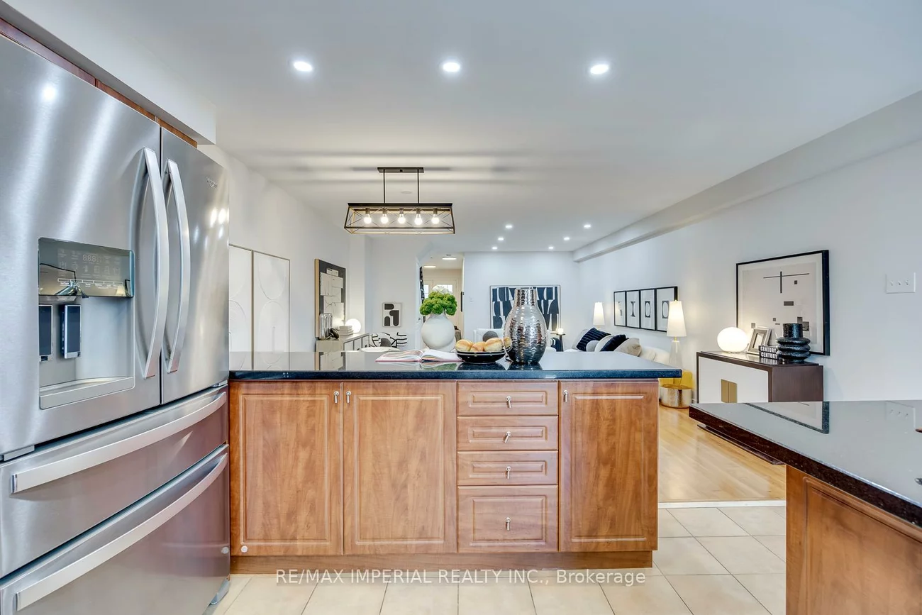 592, Candlestick, Hurontario, Mississauga