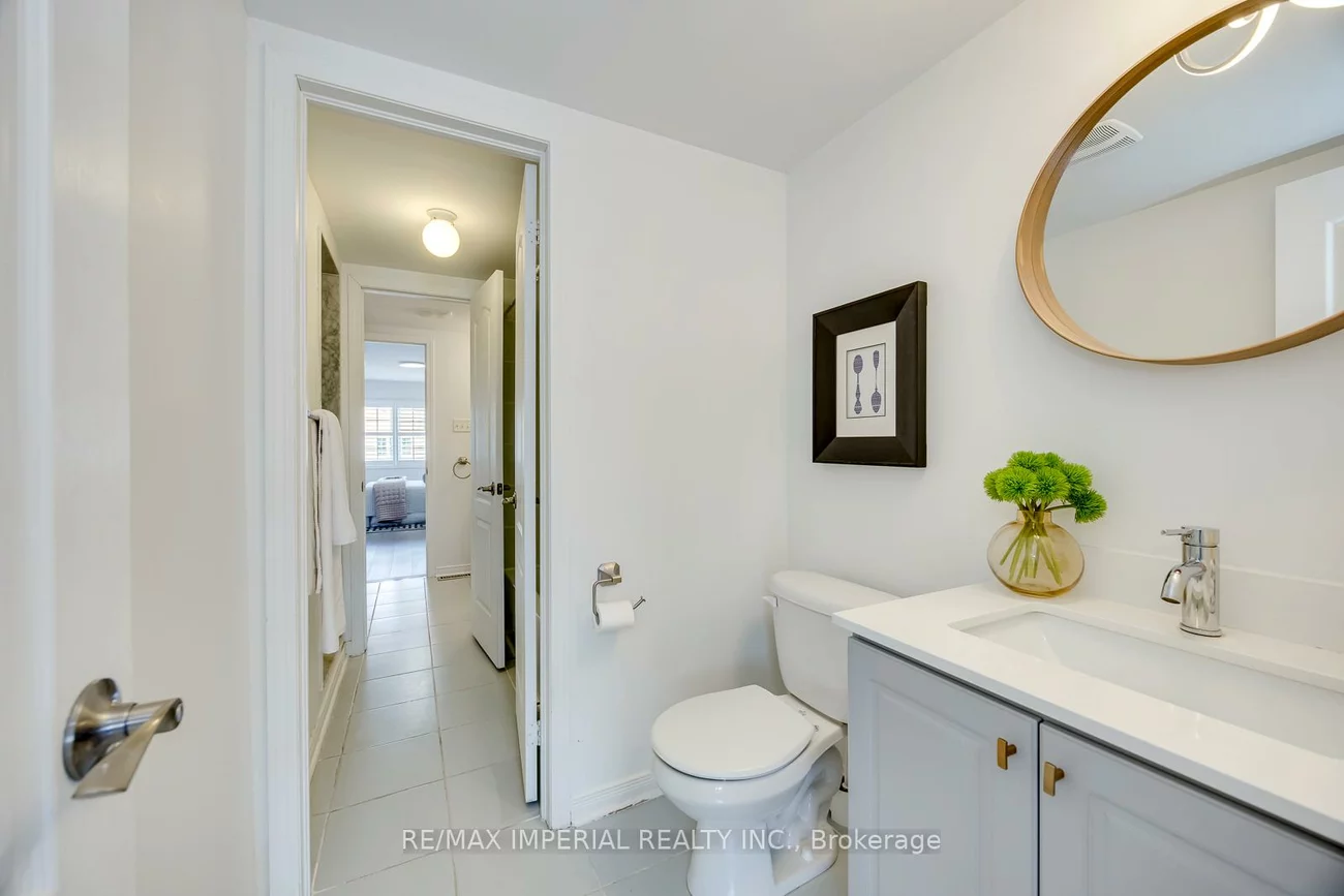 592, Candlestick, Hurontario, Mississauga