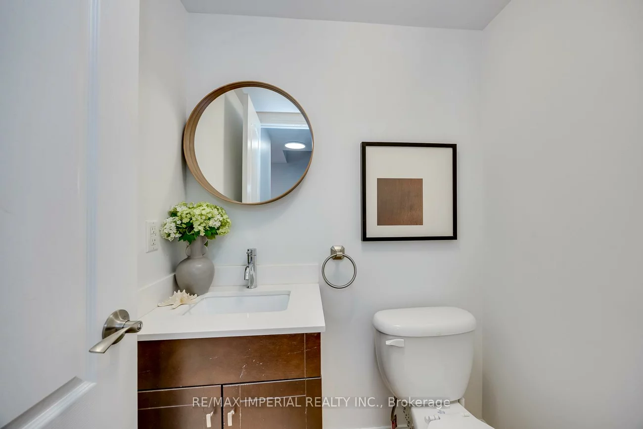 592, Candlestick, Hurontario, Mississauga
