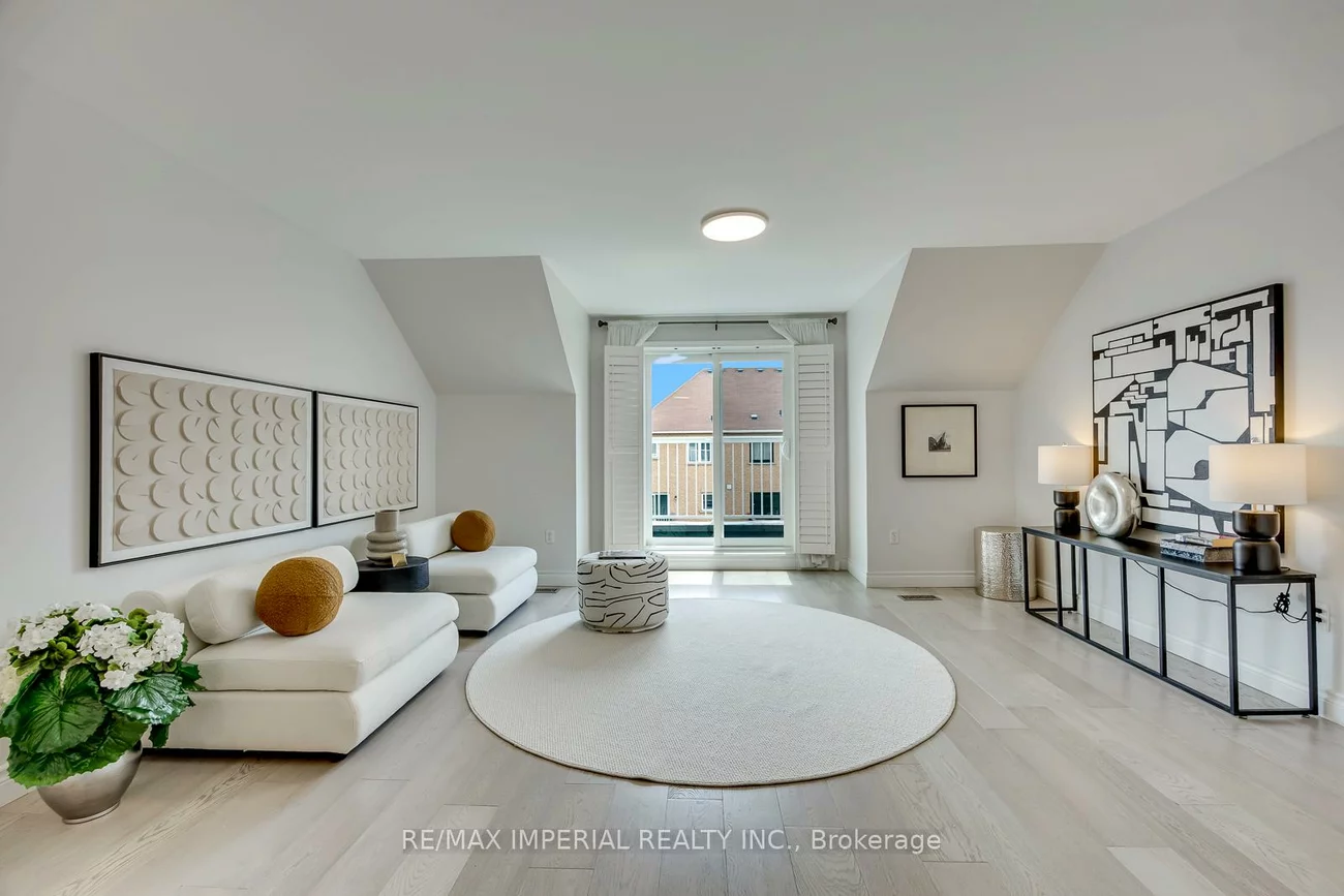 592, Candlestick, Hurontario, Mississauga
