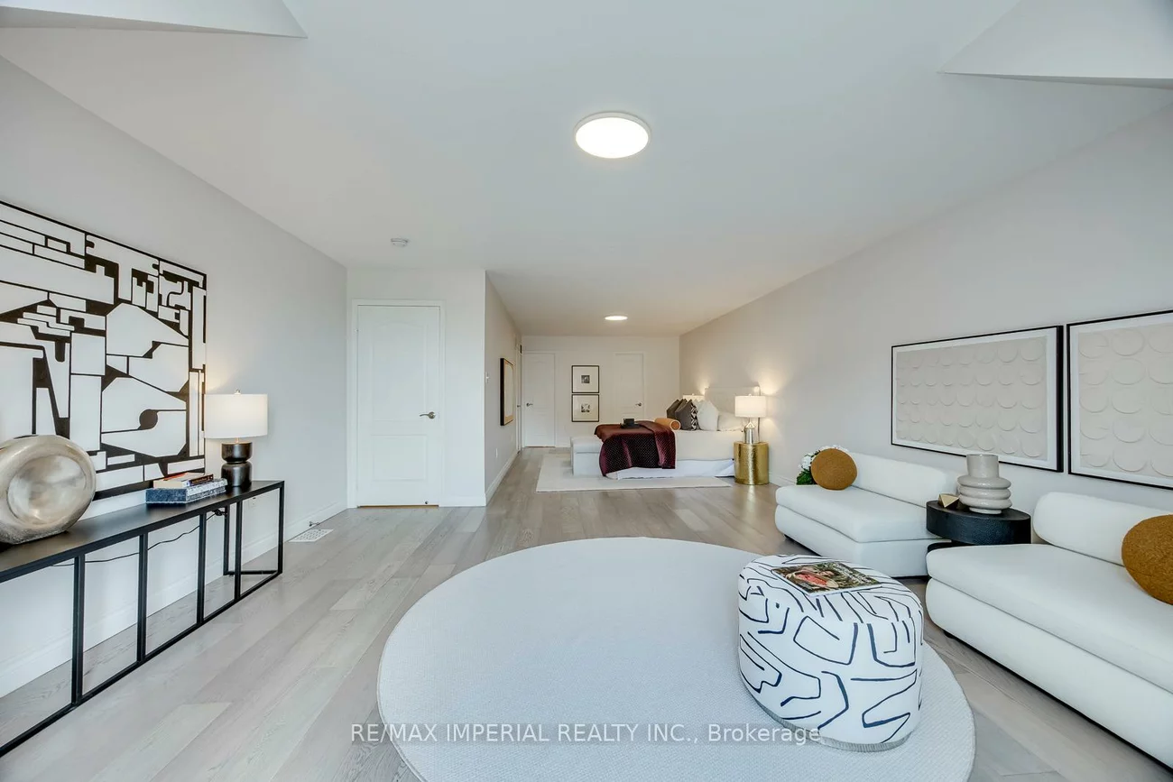 592, Candlestick, Hurontario, Mississauga