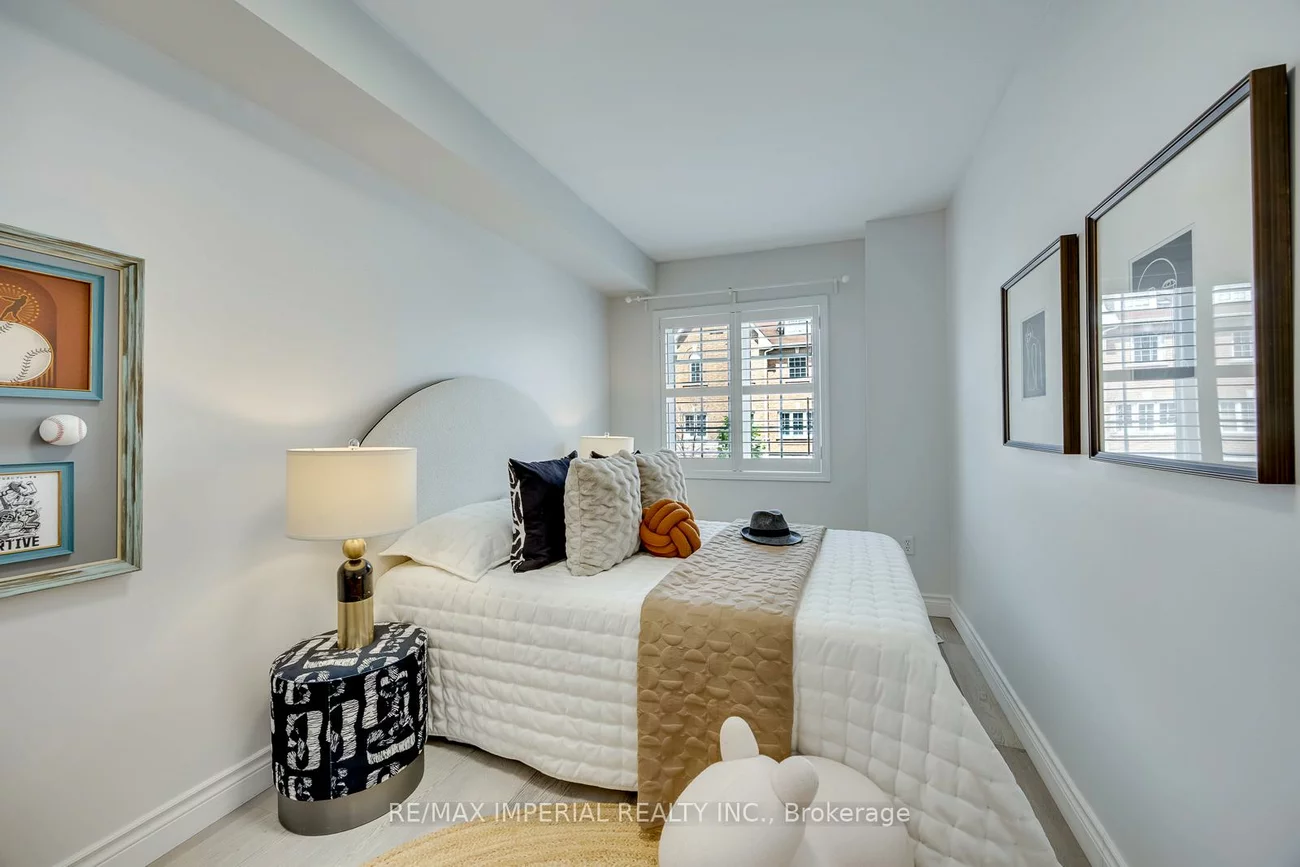 592, Candlestick, Hurontario, Mississauga