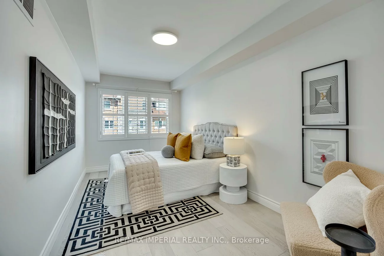 592, Candlestick, Hurontario, Mississauga