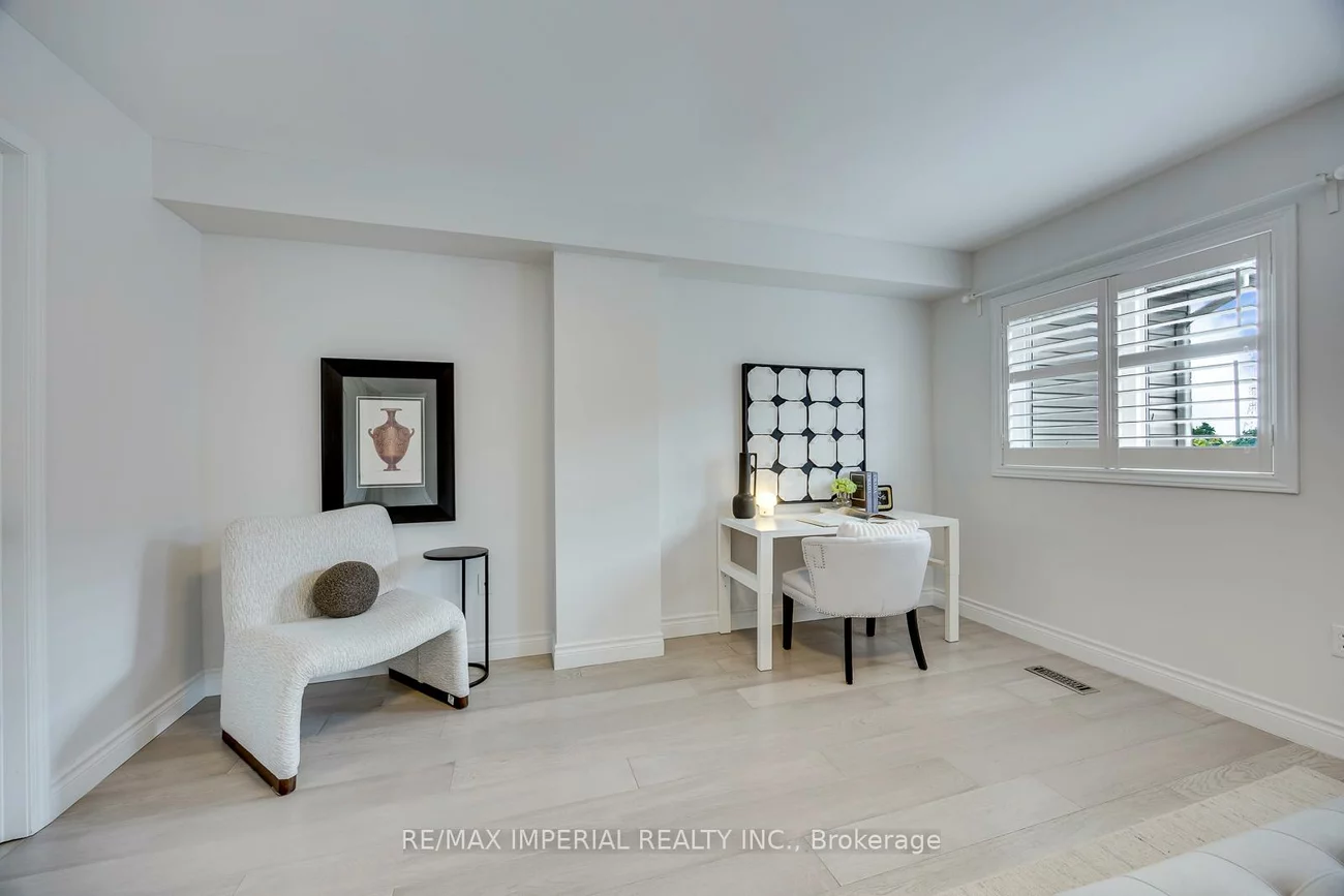 592, Candlestick, Hurontario, Mississauga