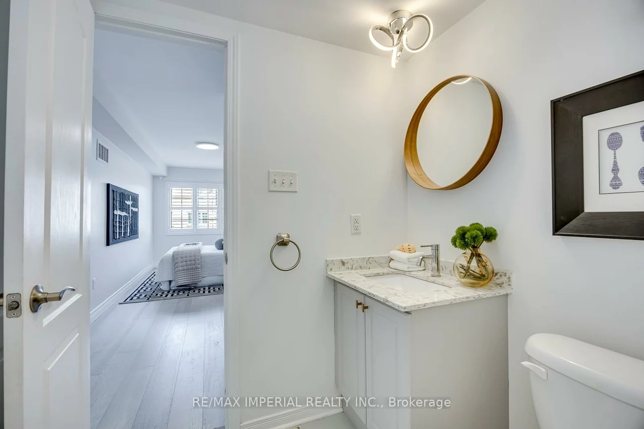 592, Candlestick, Hurontario, Mississauga