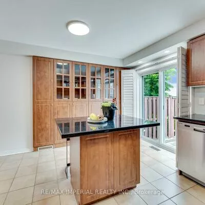 592, Candlestick, Hurontario, Mississauga