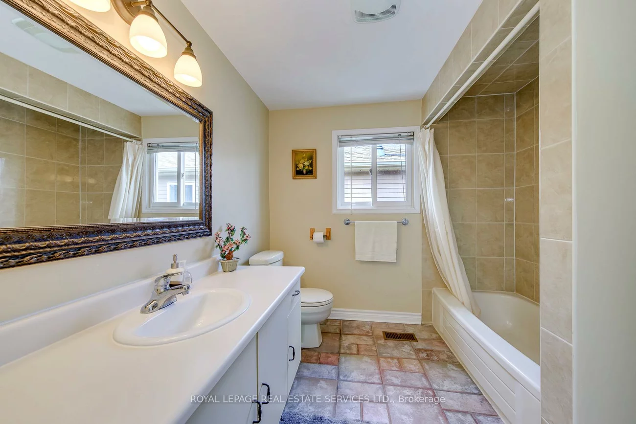 3364, Ingram, Erin Mills, Mississauga