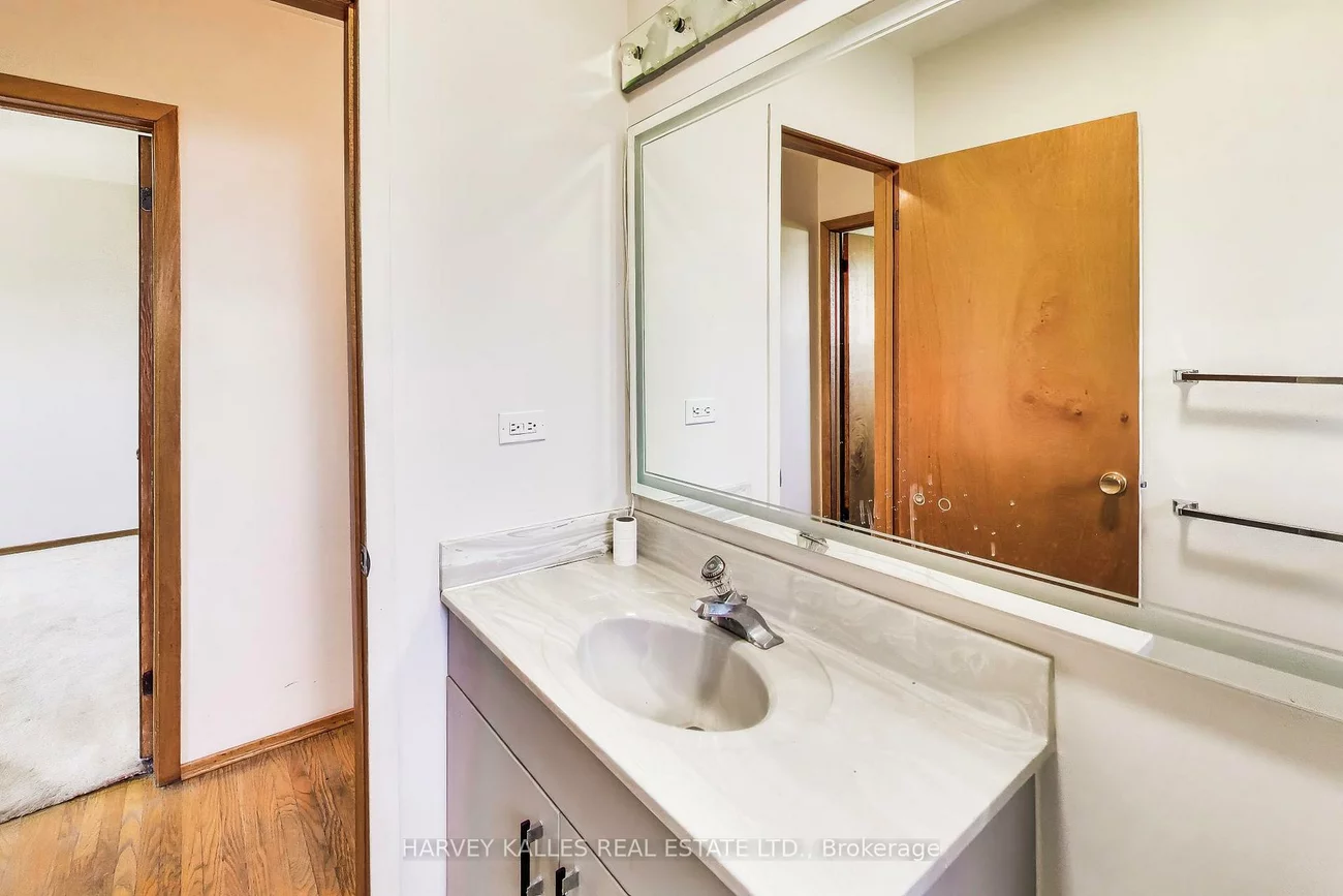 3760, Woodruff, Malton, Mississauga