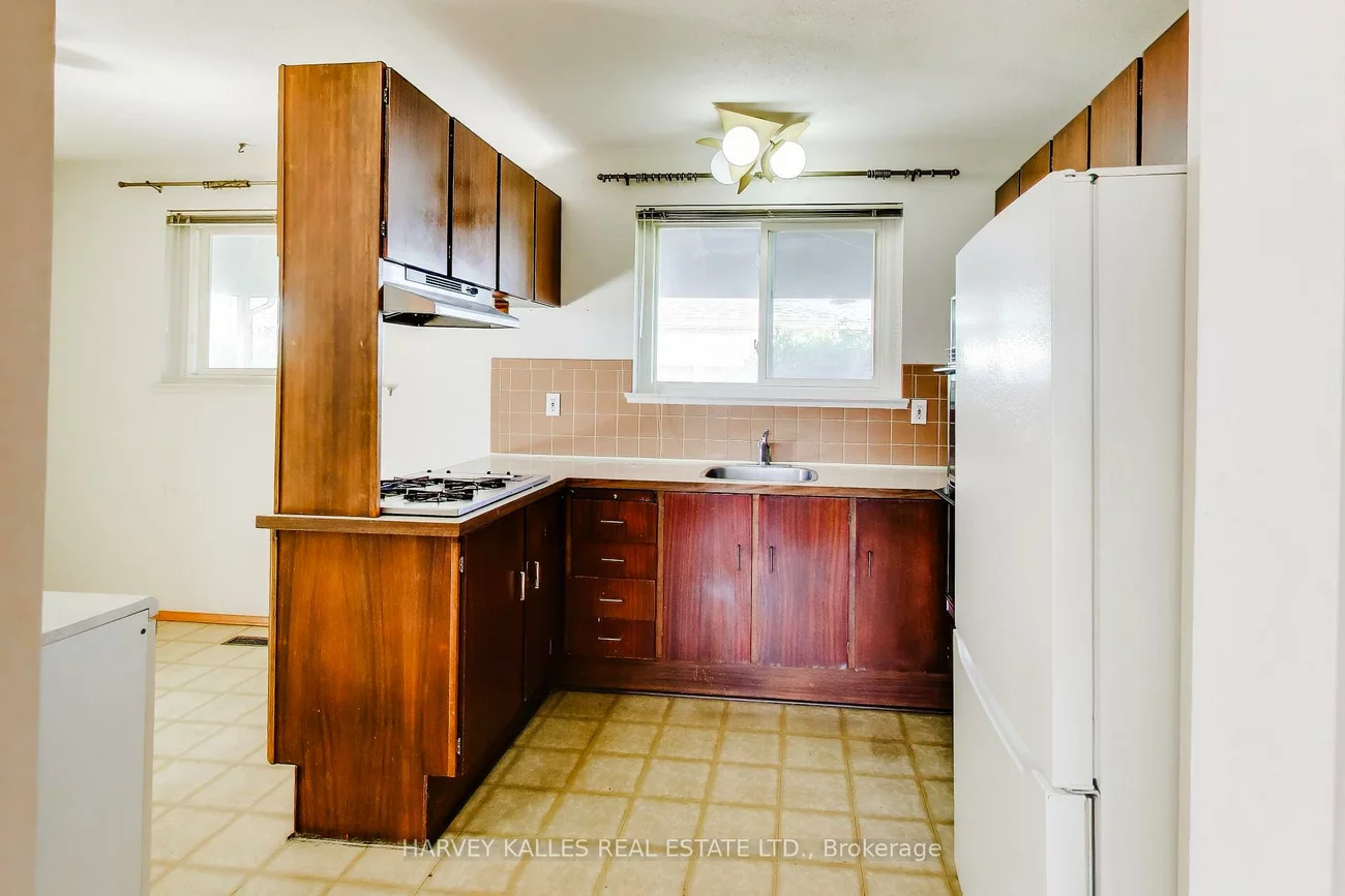 3760, Woodruff, Malton, Mississauga
