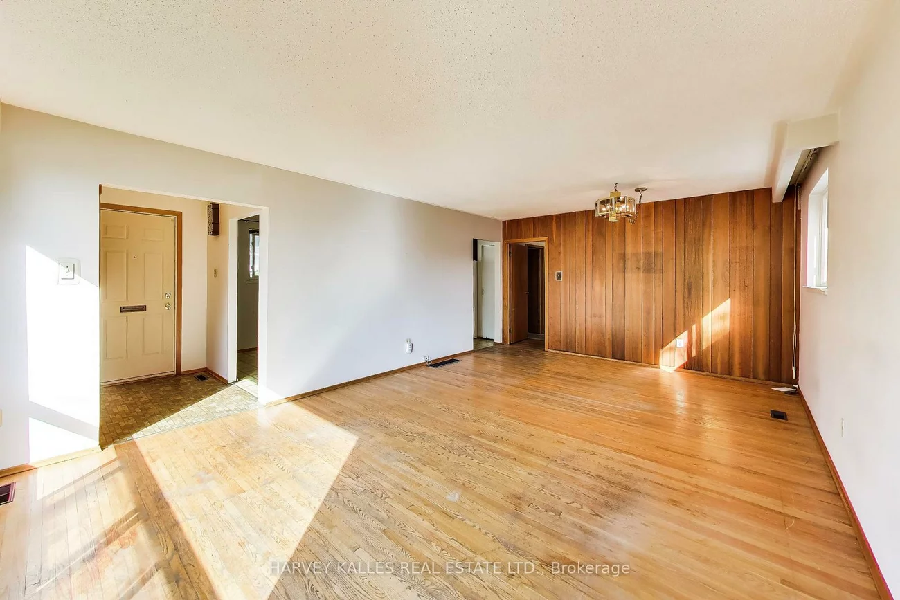 3760, Woodruff, Malton, Mississauga