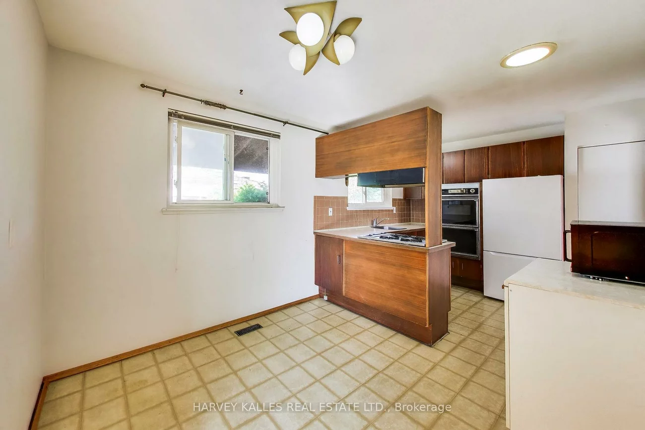 3760, Woodruff, Malton, Mississauga